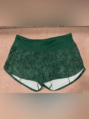 Lululemon Speed Up Mid-Rise Lined Shorts Everglade Green 4" Size 6 Like New